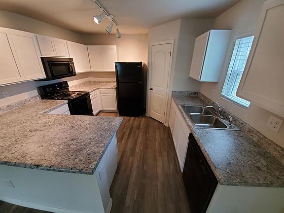 5th image of 242 Gladiola Ct
