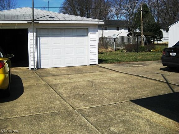3rd image of 2912 Northwest Blvd NW