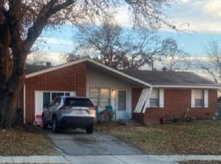 8004 Tumbleweed Trl, White Settlement, TX 76108