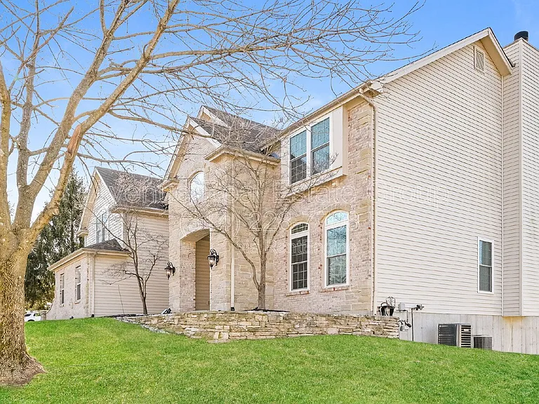 17711 Westhampton Woods Dr — Photo 2