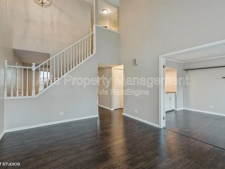 1010 Wesley Ln #1 — Photo 2