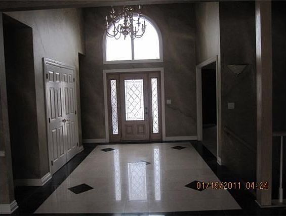 2nd image of 675 SE Southfork Dr