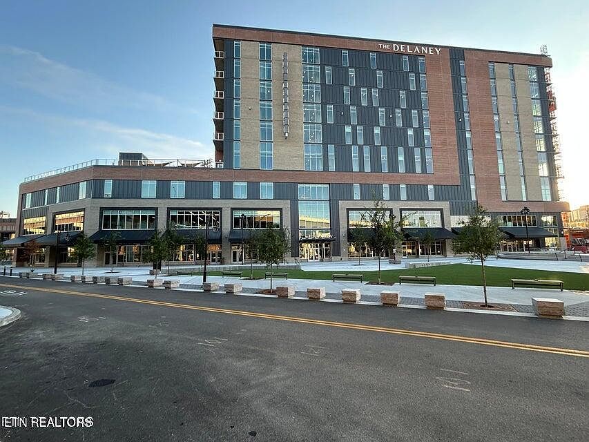 1st image of 122 Stadium Way #512