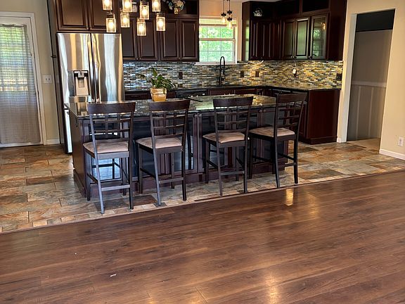 4th image of 325 Sunrise Cir