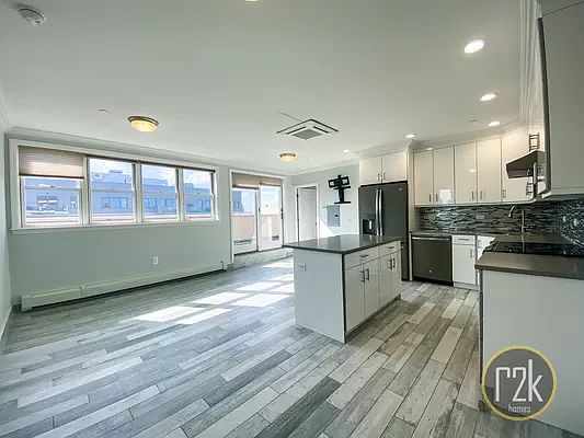 1st image of 2103 31st Ave APT 7A