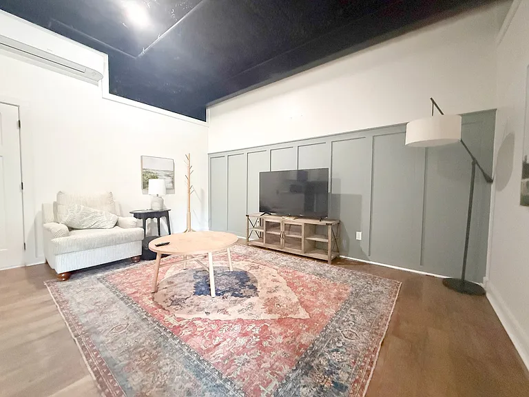 209 S Church St — Photo 17