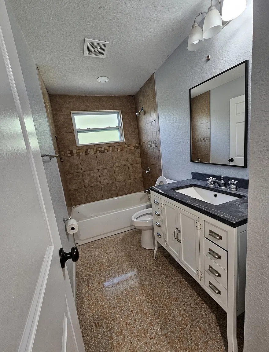 109 1st Ct NW — Photo 4