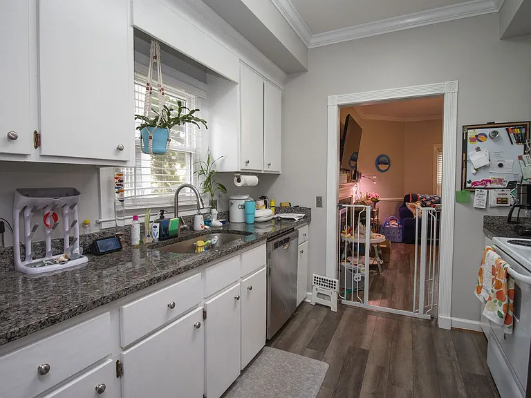 103 Ashley Ct — Photo 6