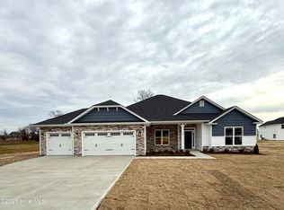 106 Manchester Ct, La Grange, NC 28551