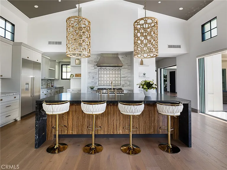 32009 Cape Point Dr — Photo 14