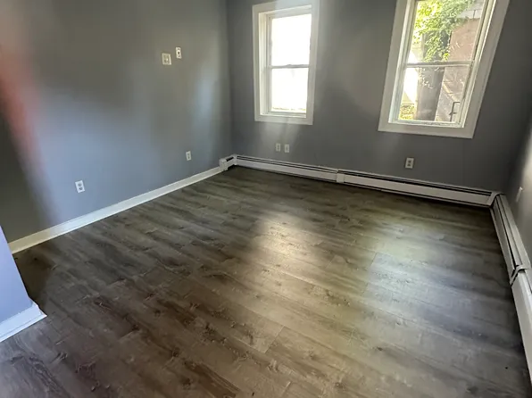 153 Avenue East image 5 of 10