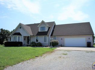 5835 SE 37th St, Tecumseh, KS 66542