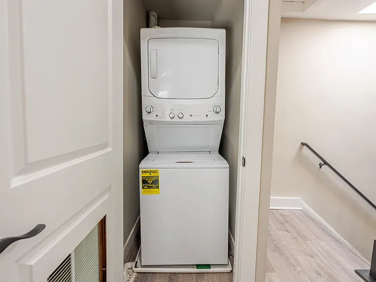4523 Dix St NE — Photo 27