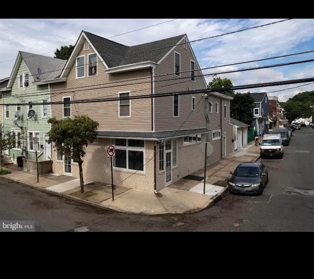 Studio, 1700 sqft, $2,600 — Photo 1