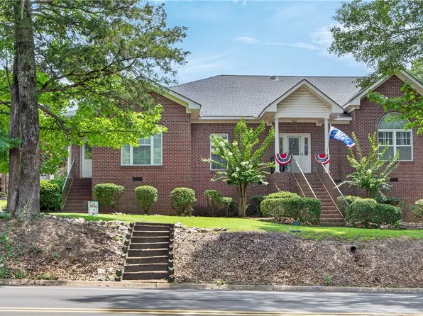 584 E Thach Ave, Auburn, AL 36830