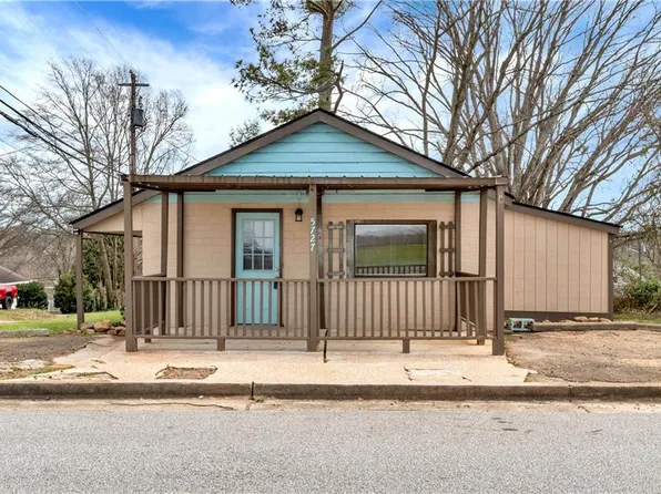 5727 Mitchell St, Flowery Branch, GA 30542