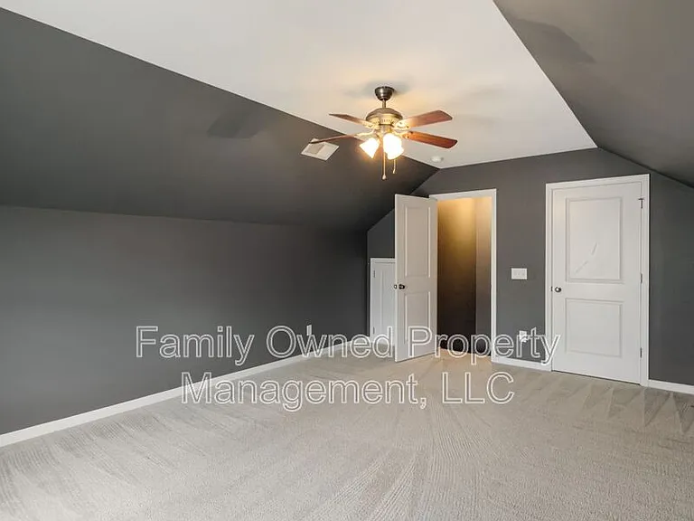 266 Mayfield Dr — Photo 31