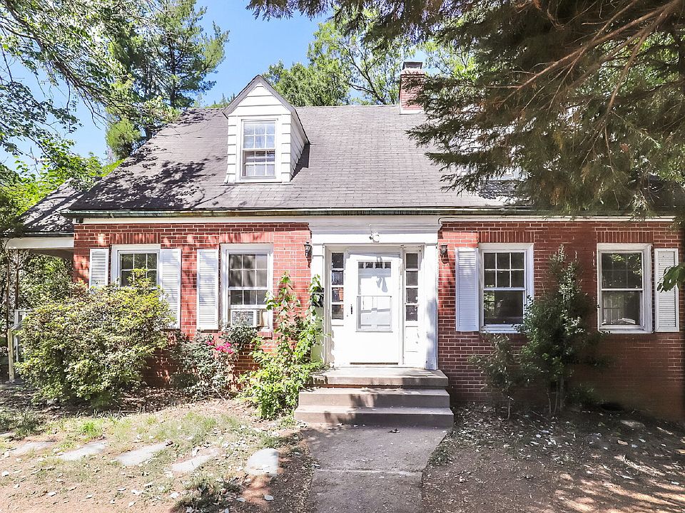 1st image of 412 S Josephine Boyd St