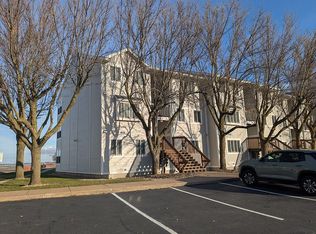 218 W Lakeshore Dr APT E, Port Clinton, OH 43452