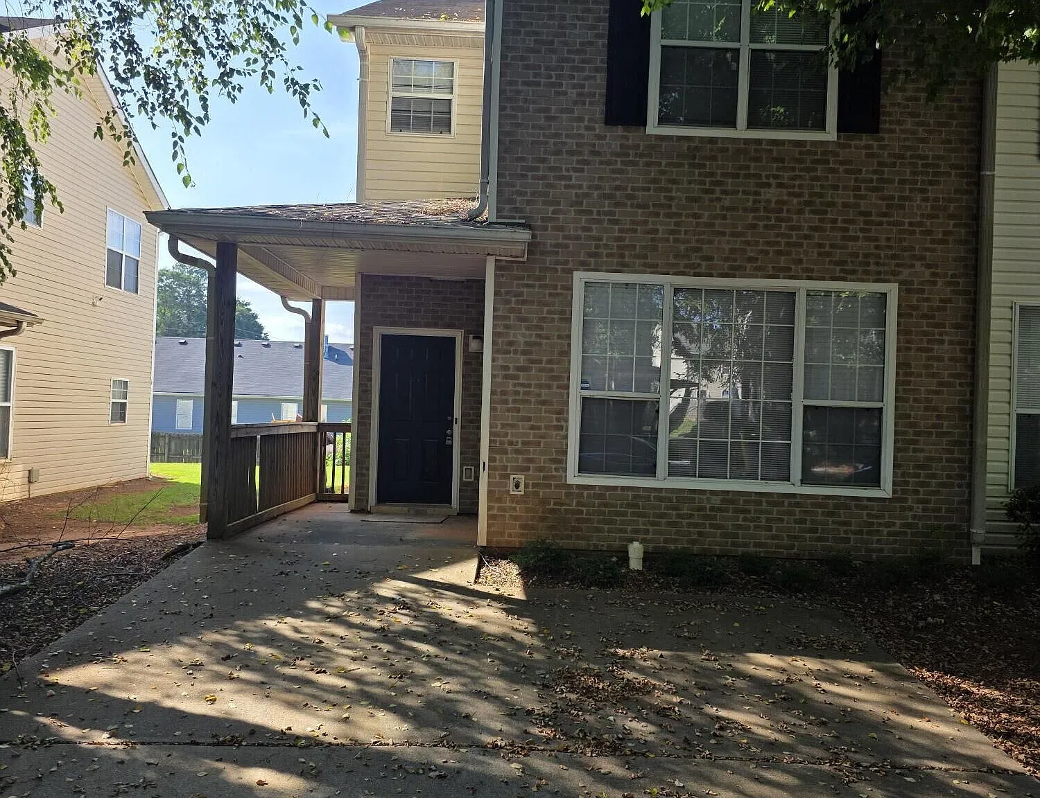 3 bed, 2.5 bath, 1470 sqft, $1,500 — Photo 1