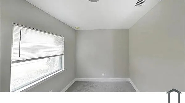 1045 E 24th St — Photo 15