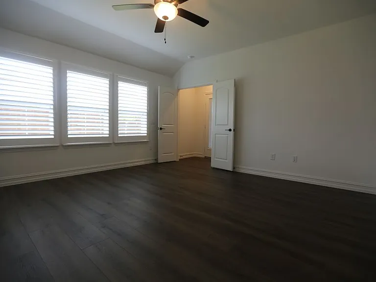 3412 Marginal Dr — Photo 8