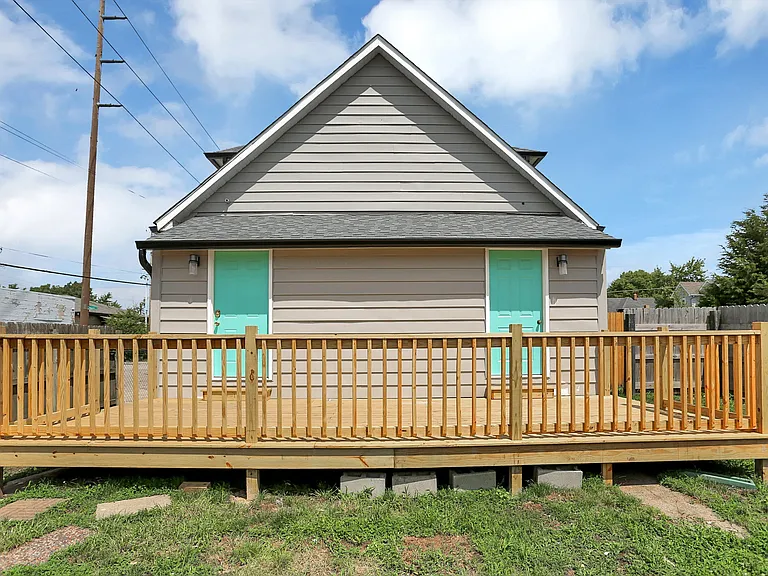 1117 E Naomi St — Photo 20