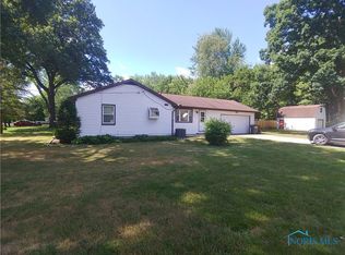 863 Saturn Dr, Toledo, OH 43615