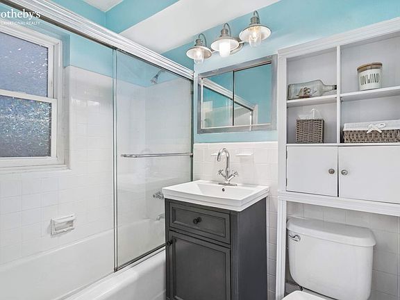 5th image of 321 E 45th St APT 7H