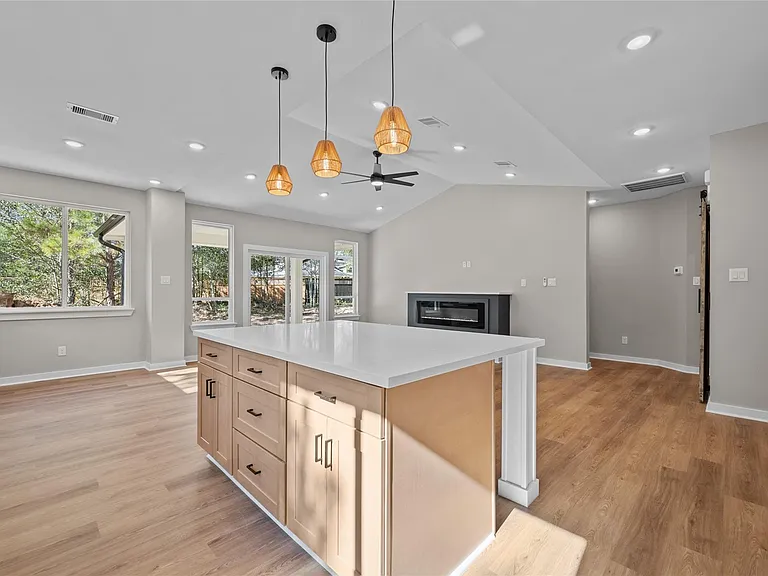 28407 Champion Oaks Dr — Photo 18
