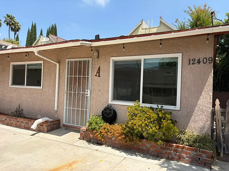 12409 Broadway #A — Photo 12