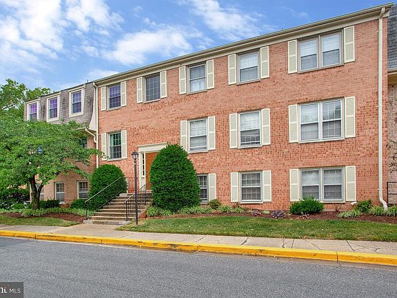 3rd image of 6004 Westchester Park Dr APT 201