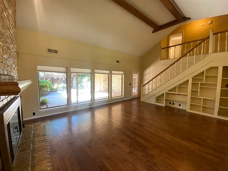 3616 Stagecoach Trl — Photo 6