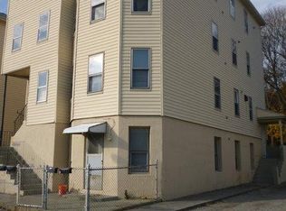 9 Creston St, Worcester, MA 01604