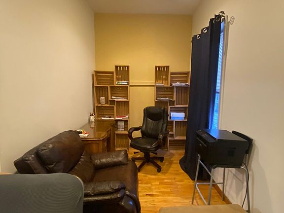 4th image of 815 N Damen #1001
