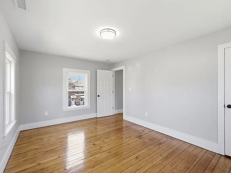 23 Clinton Ave #2 — Photo 6