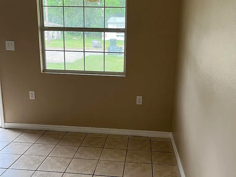 4 Ellis Dr #B — Photo 6