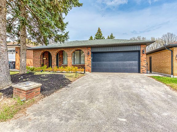 2nd image of 7 Ivybridge Dr