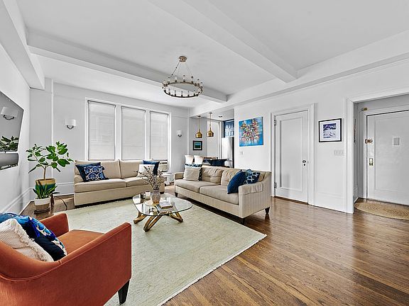 2nd image of 135 W 79th St APT 11-D
