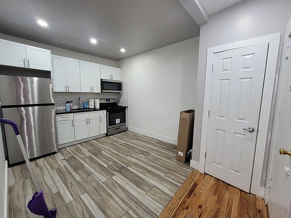 2nd image of 188 Scholes St #3F