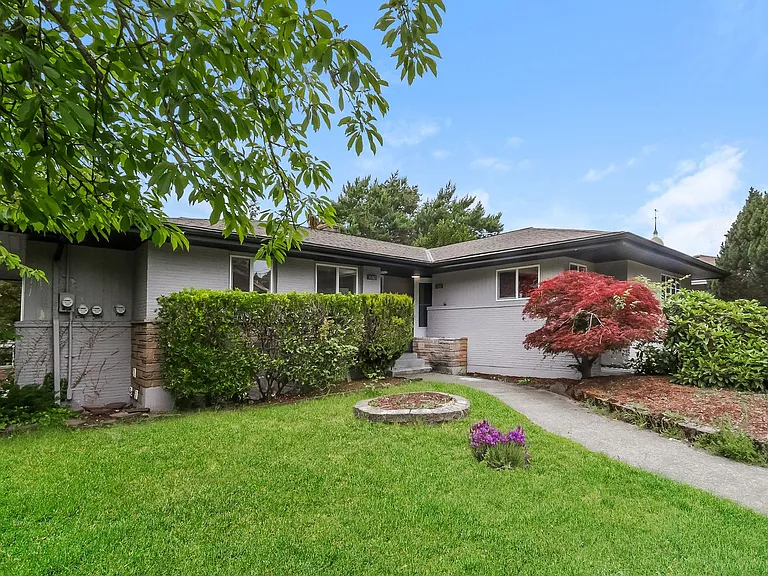 7151-7153 Fauntleroy Way SW — Photo 2