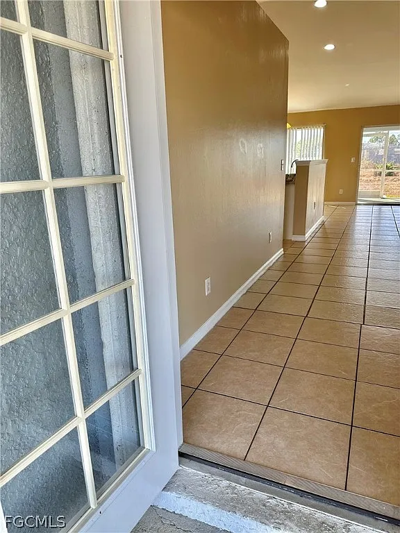 3 bed, 2.0 bath, 1458 sqft, $1,800 — Photo 4