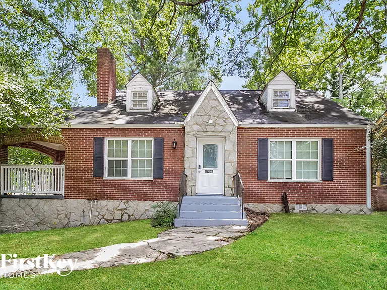 1750 Avon Ave SW — Photo 1
