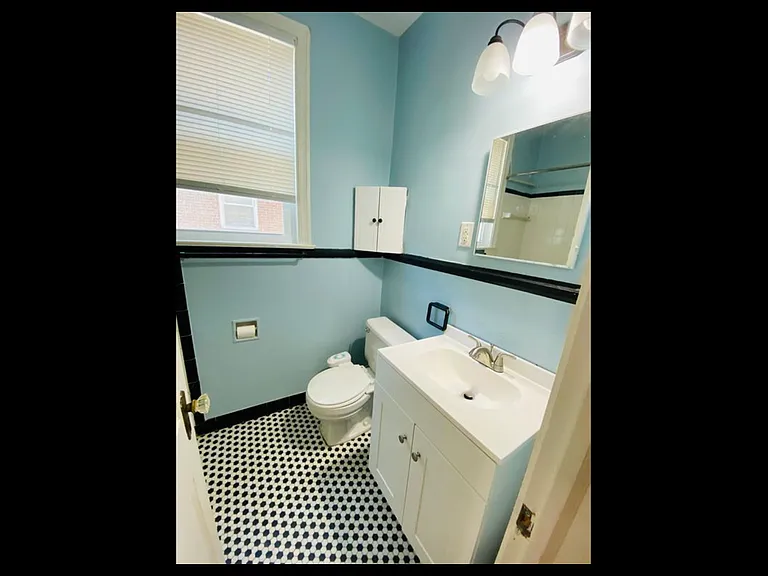 331 S Woodrow St #1 — Photo 8
