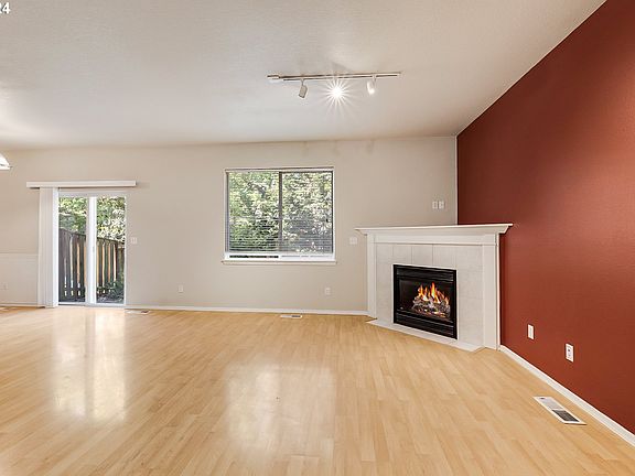 4th image of 7524 NE Curtis Ct