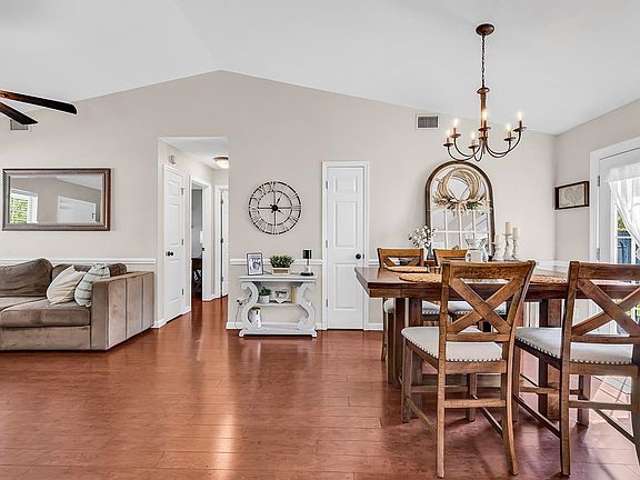 4th image of 2947 Temperance Dr.