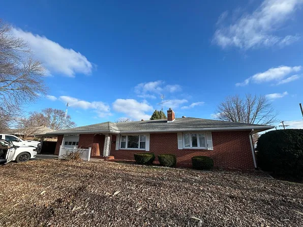 610 N Washington St, Bushnell, IL 61422