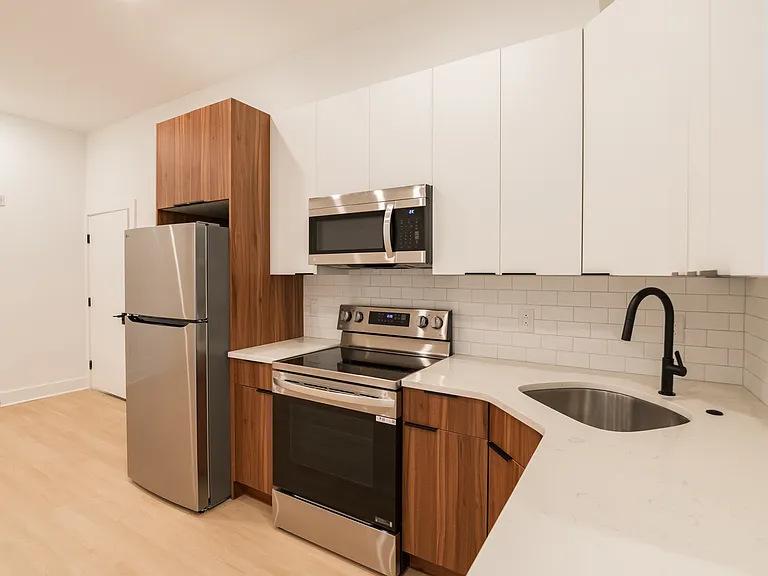 4408 Lancaster Ave — Photo 22