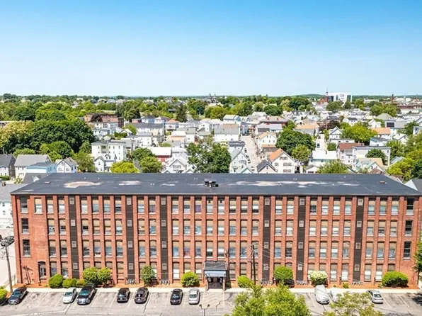 34 Newhall St APT 102, Lowell, MA 01852