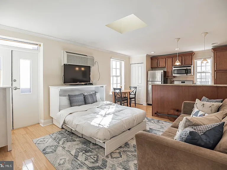 1716 Pine St #5/3R — Photo 3
